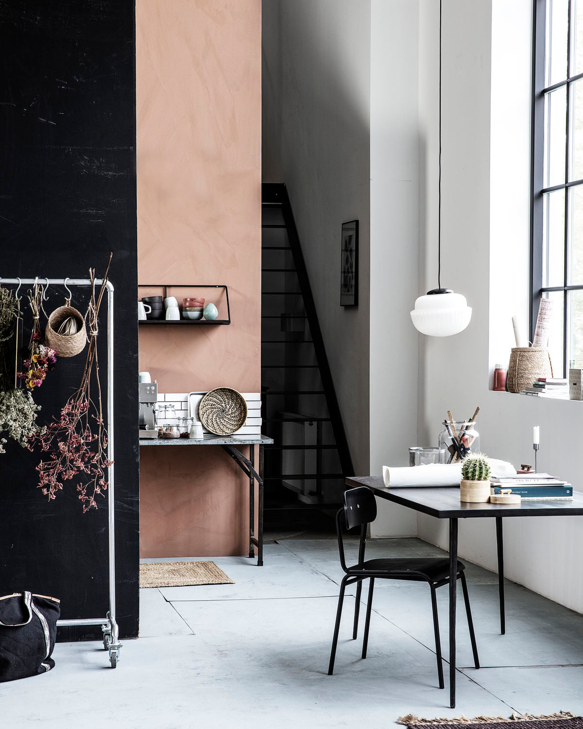 Slated dining table - Black - Stable Home Garden