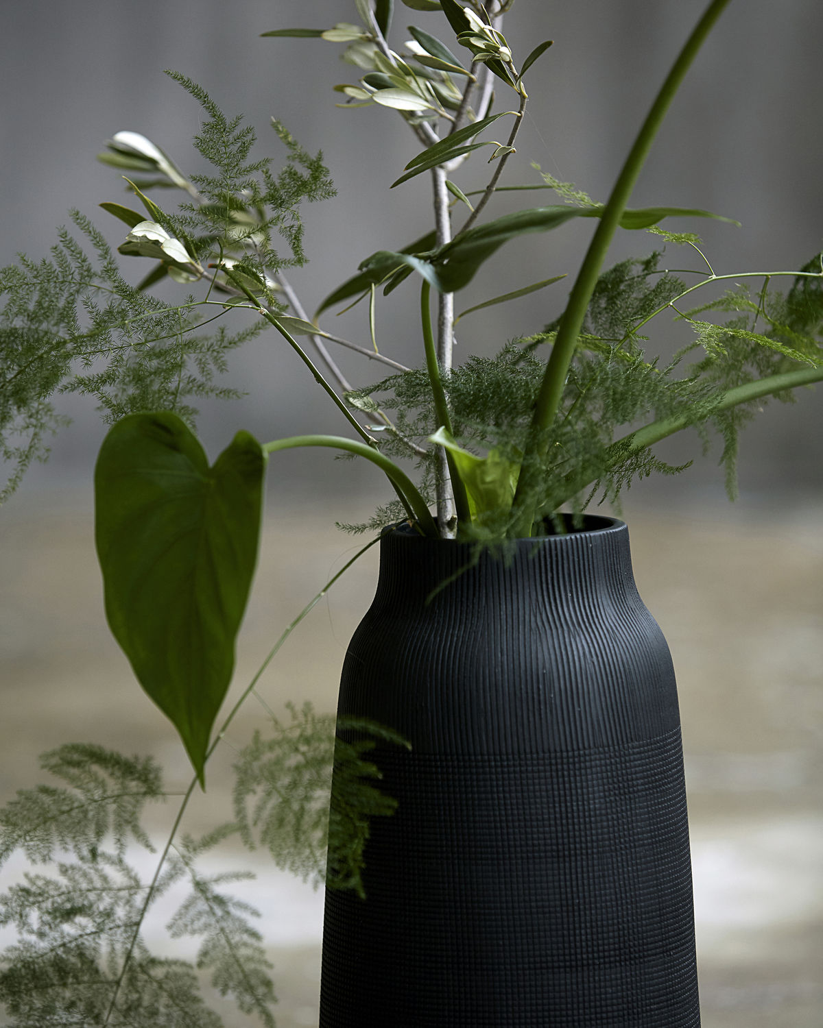 Groove vase tall - Black - Stable Home Garden