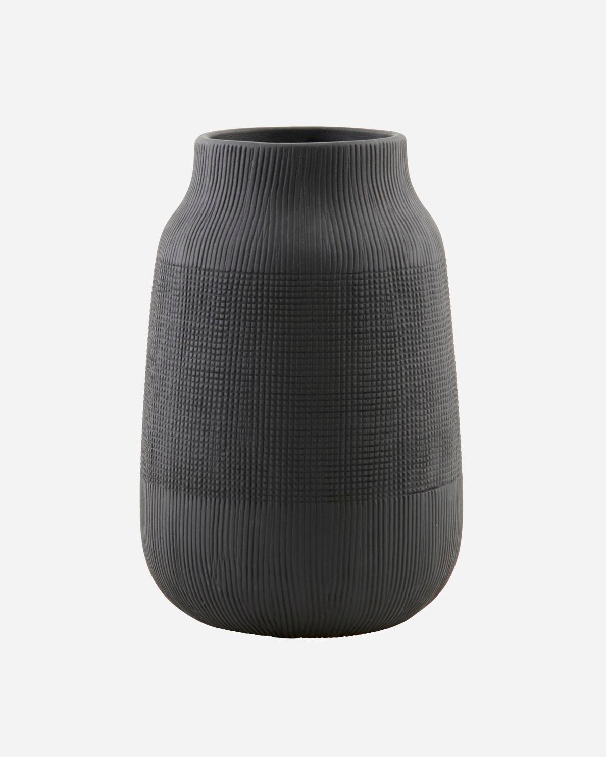Groove vase short - Black - Stable Home Garden
