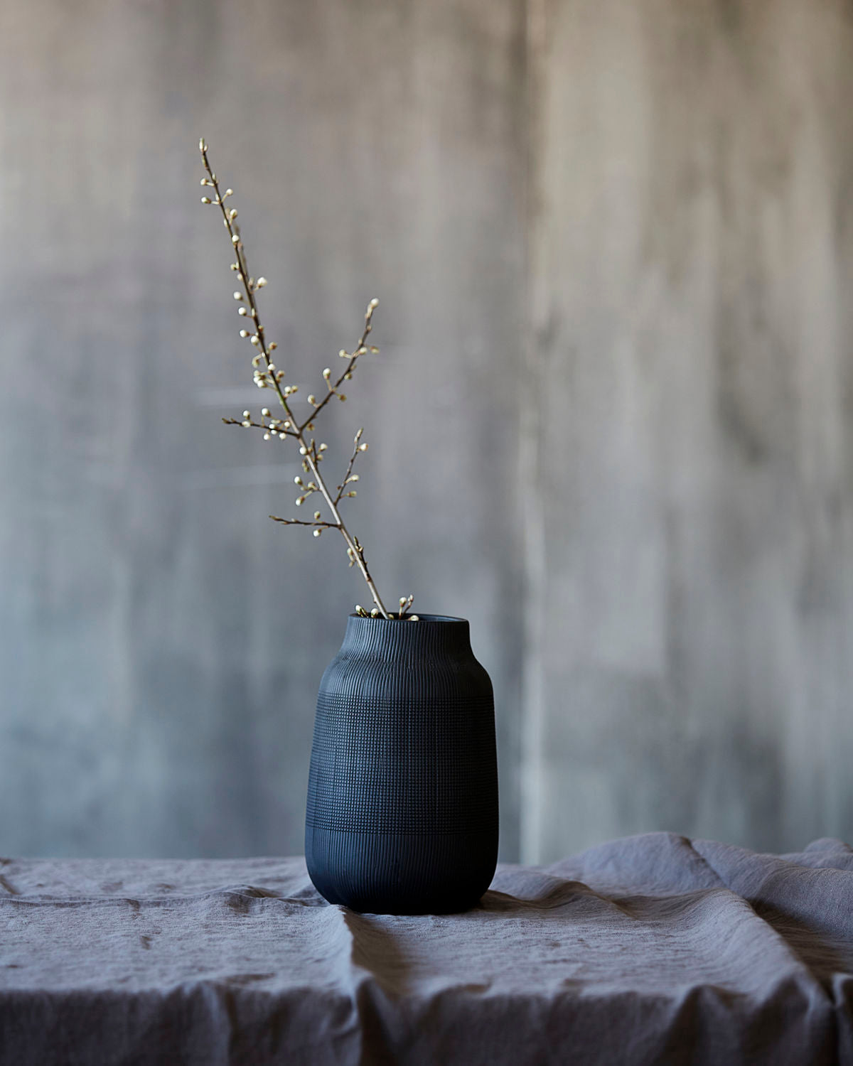 Groove vase short - Black - Stable Home Garden