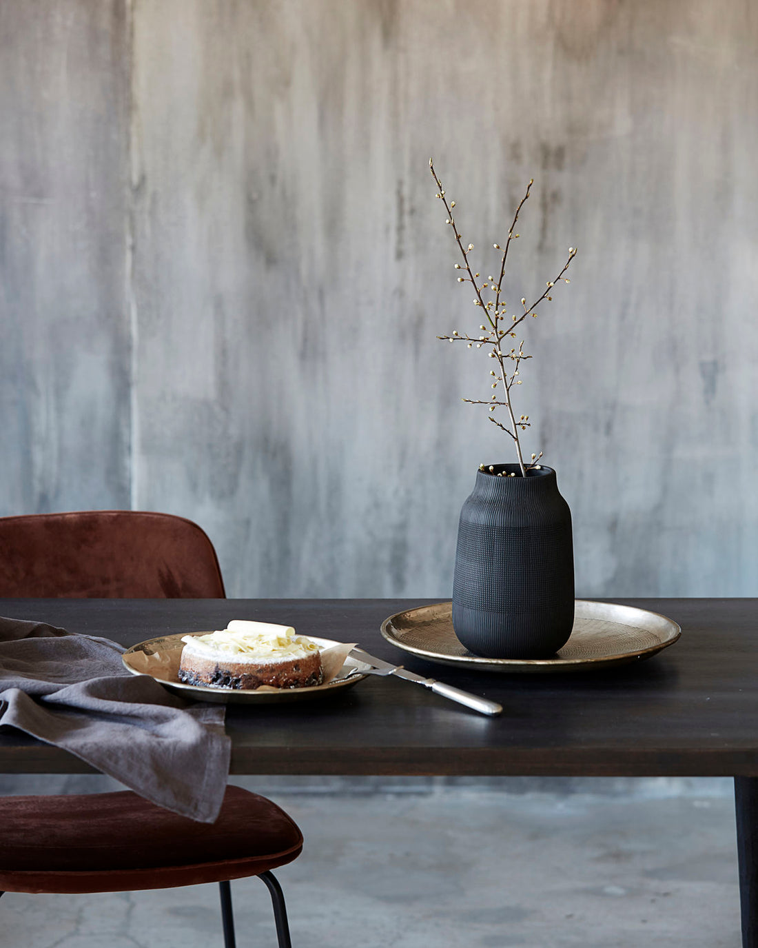 Groove vase short - Black - Stable Home Garden