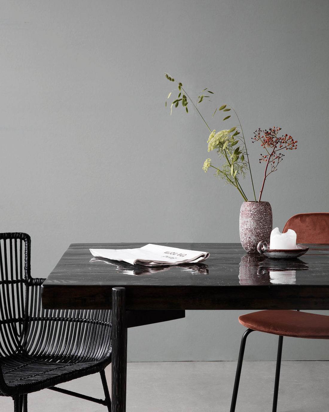 Close dining table - Stable Home Garden