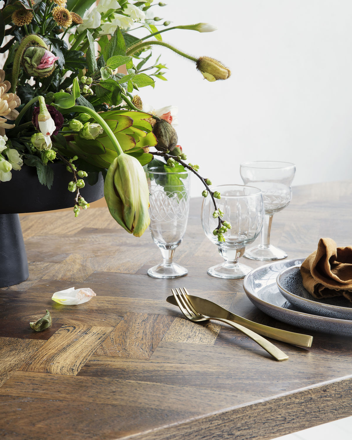 Kant dining table - Stable Home Garden