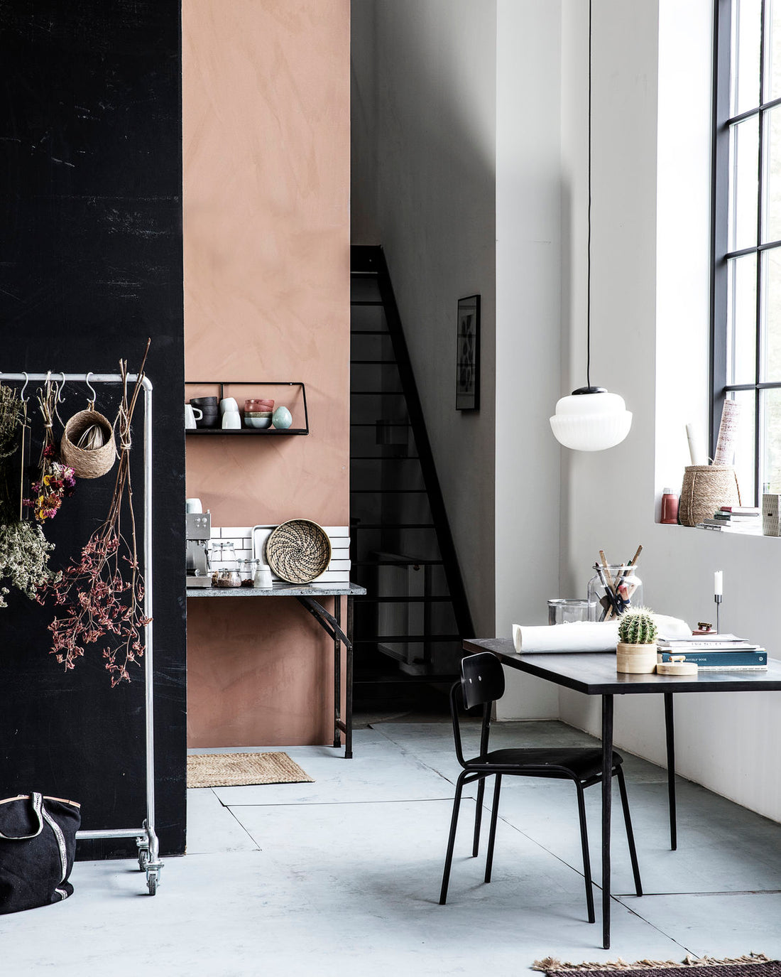 Slated dining table - Black - Stable Home Garden