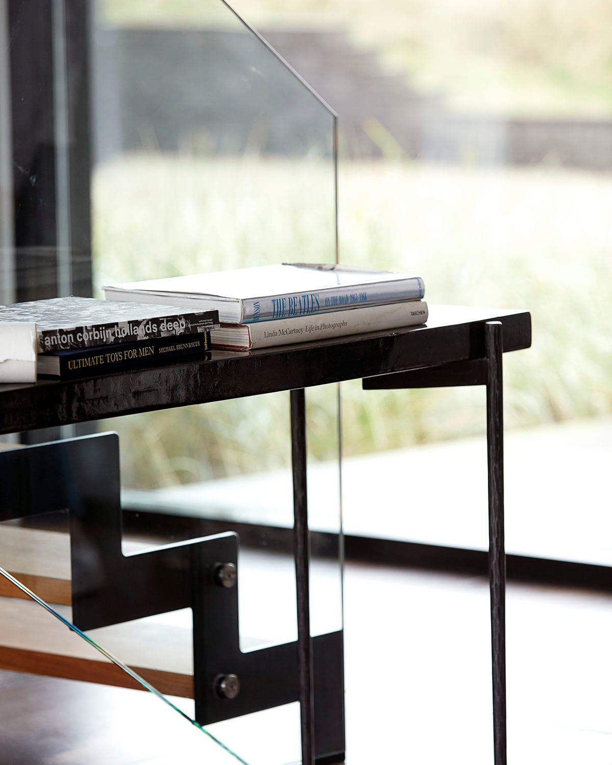 Close console table