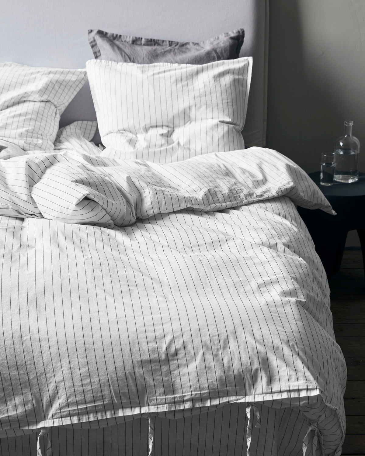 Dagny Bed linen - Snow w. coal